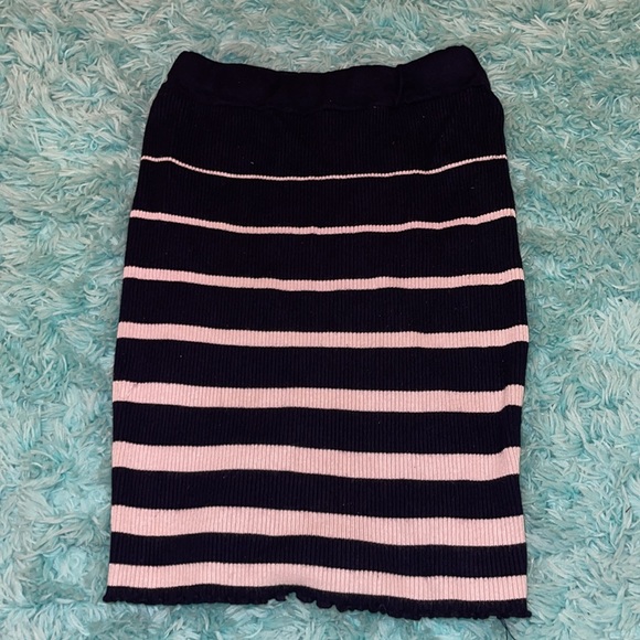 🛍Skirt and top 2 piece set🛍 - Picture 2 of 3